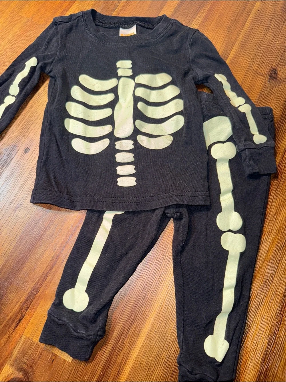 🎃 Gymboree Glow-in-the-Dark Skeleton Halloween Pajamas — 12–18 Months
